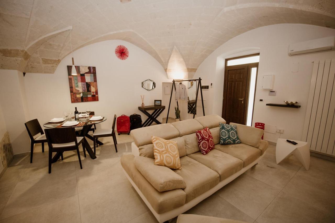 Pacuvius Home Suite B&B Brindisi Bagian luar foto