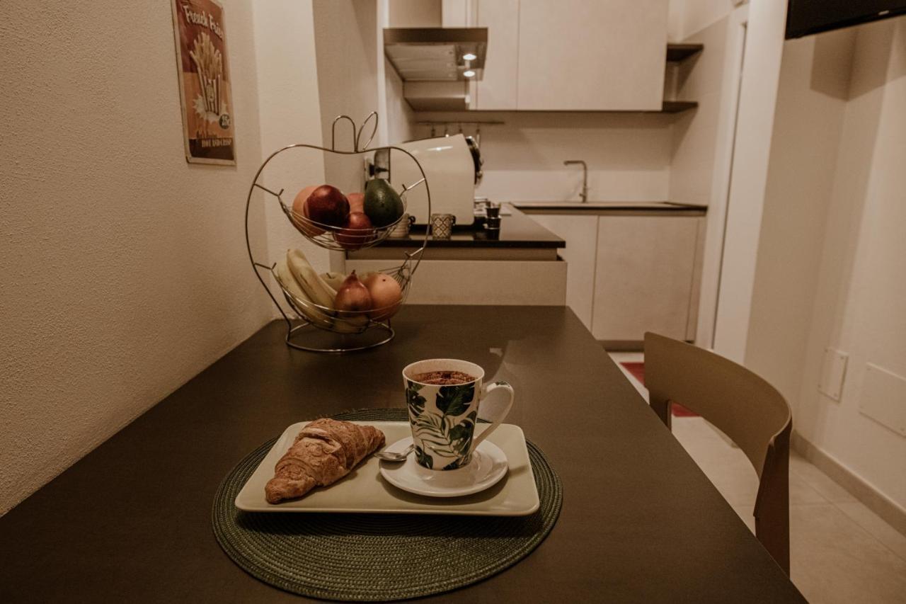 Pacuvius Home Suite B&B Brindisi Bagian luar foto