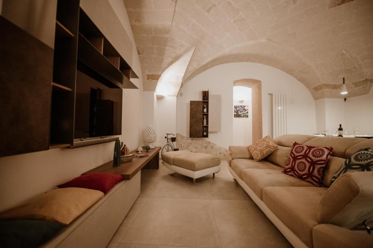 Pacuvius Home Suite B&B Brindisi Bagian luar foto