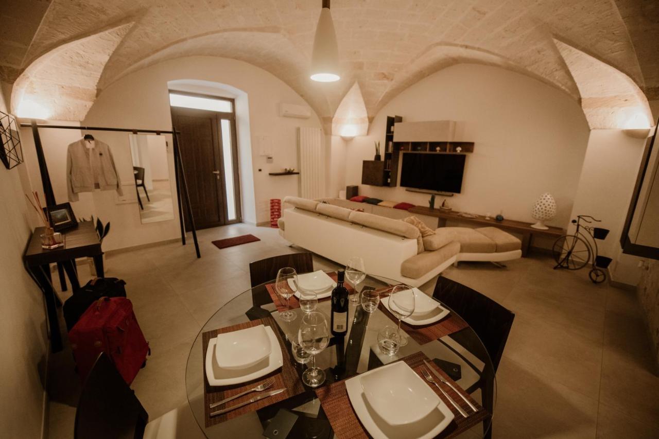 Pacuvius Home Suite B&B Brindisi Bagian luar foto