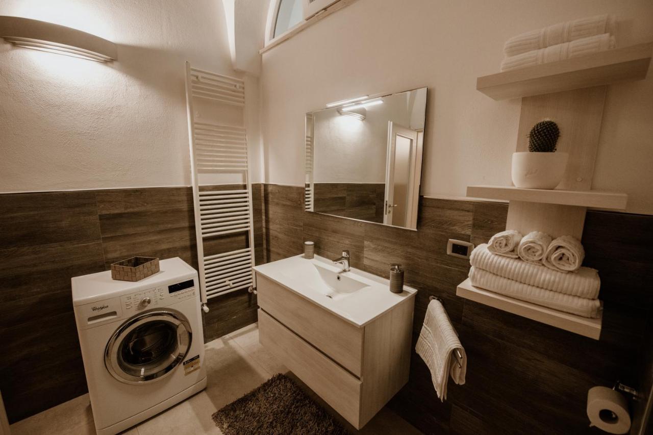 Pacuvius Home Suite B&B Brindisi Bagian luar foto