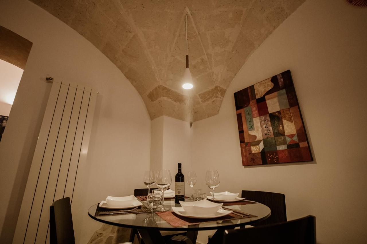 Pacuvius Home Suite B&B Brindisi Bagian luar foto